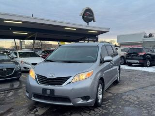 Image of 2013 TOYOTA SIENNA