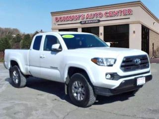 2017 TOYOTA TACOMA SR5