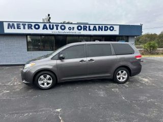 2011 TOYOTA SIENNA LE