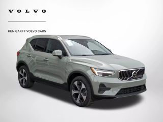 2025 VOLVO XC40 B5 CORE BRIGHT THEME SPORT UTILITY 4D