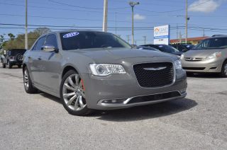 2019 CHRYSLER 300 LIMITED