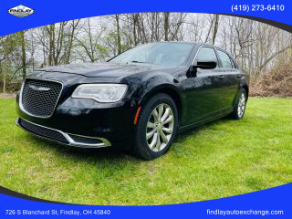 - 2017 CHRYSLER 300