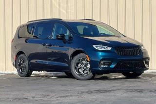 2025 CHRYSLER PACIFICA PHEV SELECT