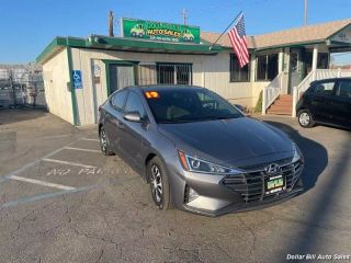 2019 HYUNDAI ELANTRA SE