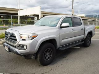 2017 TOYOTA TACOMA SR5