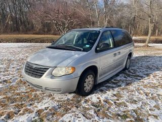 2005 CHRYSLER TOWN & COUNTRY LX