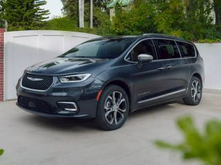2023 CHRYSLER PACIFICA TOURING L VAN