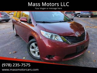 2012 TOYOTA SIENNA LE