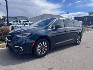 2023 CHRYSLER PACIFICA TOURING L VAN