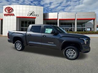 2025 TOYOTA TUNDRA CREWMAX SR5 PICKUP 4D 5 1/2 FT