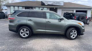 Image of 2016 TOYOTA HIGHLANDER