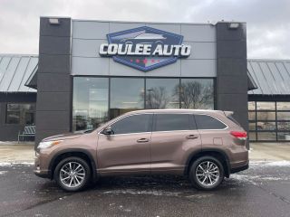 2017 TOYOTA HIGHLANDER XLE