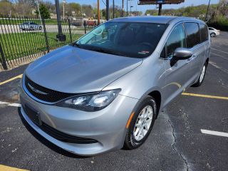 Image of 2017 CHRYSLER PACIFICA TOURING MINIVAN 4D