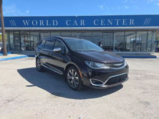 Image of 2017 CHRYSLER PACIFICA