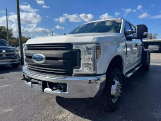 Image of 2019 FORD F350 SUPER DUTY CREW CAB & CHASSIS