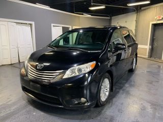 2017 TOYOTA SIENNA XLE PREMIUM