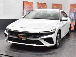 Image of 2024 HYUNDAI ELANTRA SEL SEDAN 4D