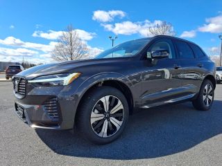 2025 VOLVO XC60 CORE