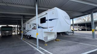 Image of 2009 HEARTLAND BIG HORN FIFTH WHEEL