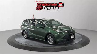 2022 TOYOTA SIENNA LE