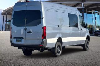 2025 MERCEDES-BENZ SPRINTER CREW VAN BASE