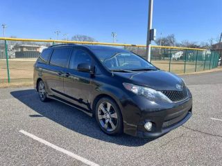 2012 TOYOTA SIENNA SE