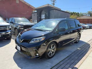 Image of 2019 TOYOTA SIENNA