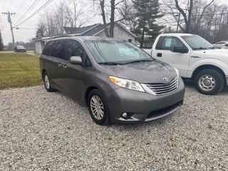 Image of 2015 TOYOTA SIENNA