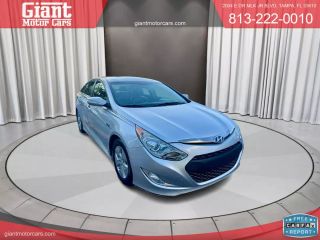 2011 HYUNDAI SONATA - Giant Motor Cars