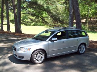 2011 VOLVO V50 T5