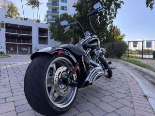 Image of 2011 HARLEY DAVIDSON SOFTAIL FXCWC