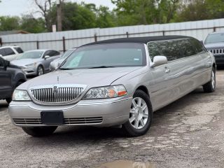 Image of 2011 LINCOLN TOWN CAR