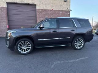 2017 CADILLAC ESCALADE LUXURY