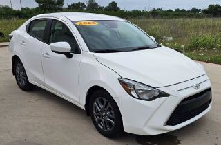 2020 TOYOTA YARIS LE
