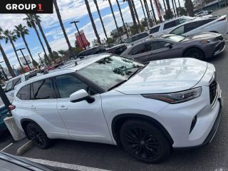 2022 TOYOTA HIGHLANDER PLATINUM