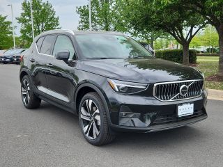 2025 VOLVO XC40 B5 ULTRA BRIGHT THEME SPORT UTILITY 4D