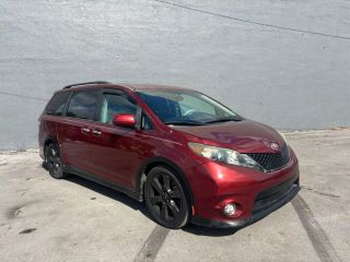 Image of 2014 TOYOTA SIENNA