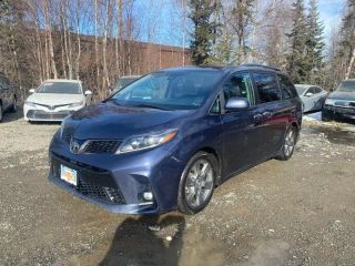 2018 TOYOTA SIENNA SE