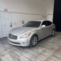 2014 INFINITI Q70 SEDAN  AUTOMATIC - Key Deer Motors in Miami, FL 25.73433366862614, -80.31309337727085
