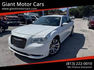2018 CHRYSLER 300 - Giant Motor Cars