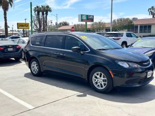 Image of 2020 CHRYSLER VOYAGER