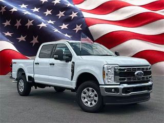2024 FORD F350 SUPER DUTY CREW CAB XLT PICKUP 4D 6 3/4 FT