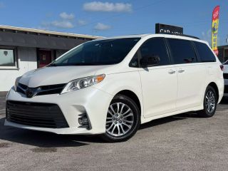 2020 TOYOTA SIENNA XLE