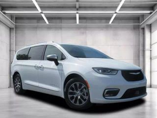 2025 CHRYSLER PACIFICA HYBRID PINNACLE VAN 4D