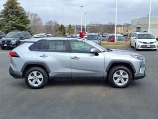 2021 TOYOTA RAV4 XLE