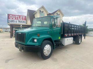2001 Freightliner Fl70 - Image 33