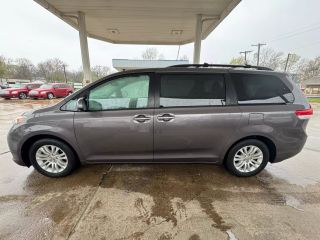 Image of 2012 TOYOTA SIENNA