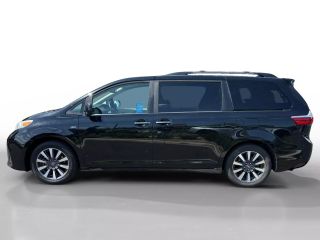 2019 TOYOTA SIENNA XLE