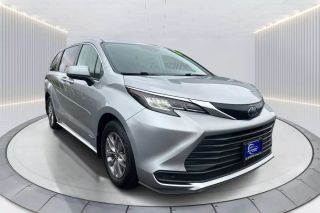 Image of 2021 TOYOTA SIENNA