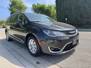 Image of 2017 CHRYSLER PACIFICA